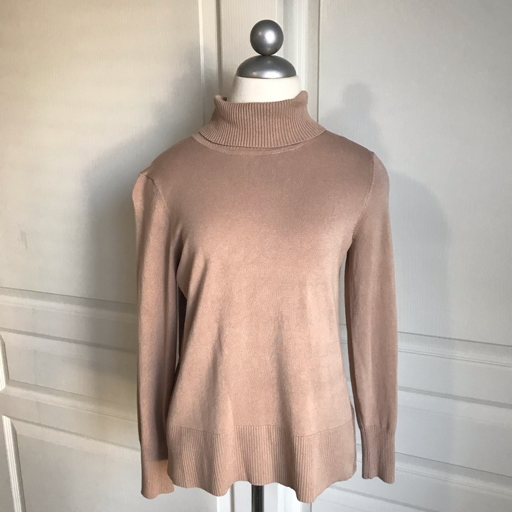 Cable and gauge tan knit turtleneck Small